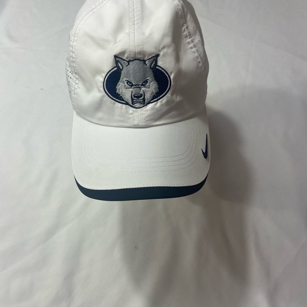 Nike Heritage86 UConn White and Black Hat